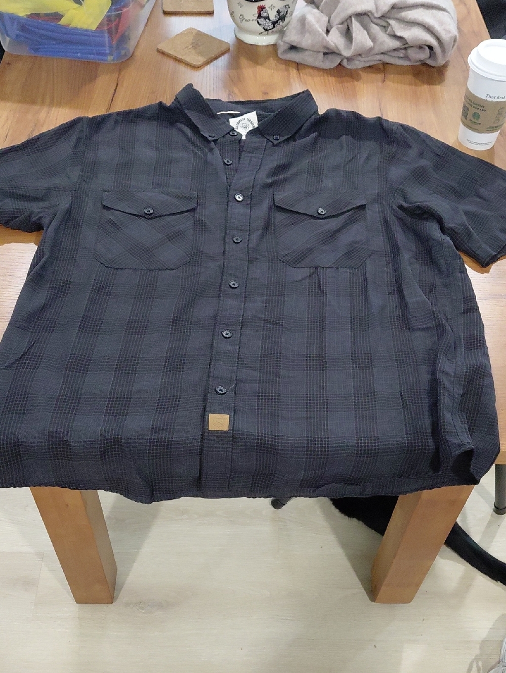 Casual Short-Sleeve Button-Down Shirt in Charcoal Gray